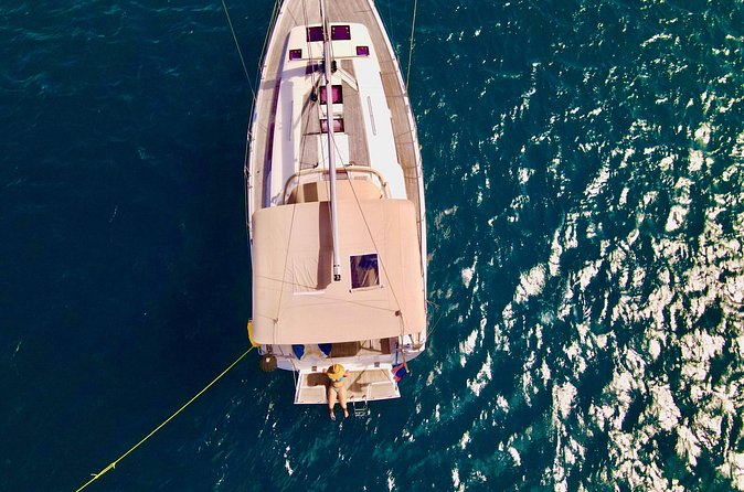 Christmas Cove and Pizza Pi Happy Hour Sail Tour - The Sunset Sail Back to Red Hook