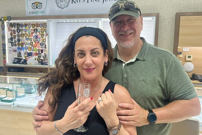 Drinks & Diamonds Shopping Experience in St. Thomas - The welcome routine: drinks, a personal family guide, then diamond education