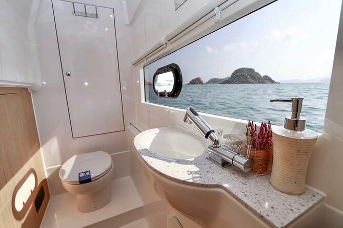 Half Day Luxury Catamaran Turtle Snorkel And Beach - Second Stop: Honeymoon Beach on Water Island