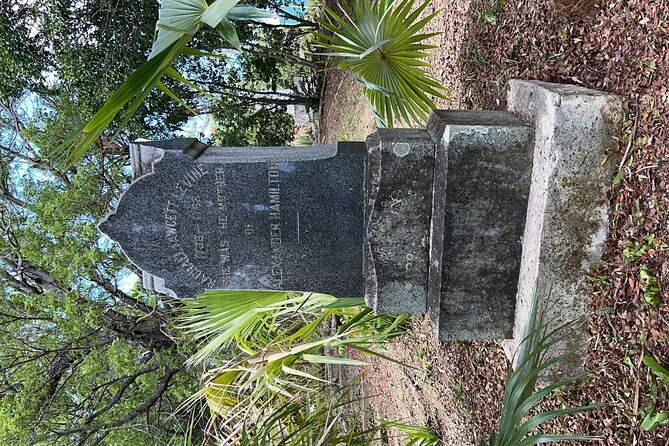 Historical attractions of Alexander Hamillton Mother's Gravesite - The main great house: rooms, the great hall, and artifacts with context