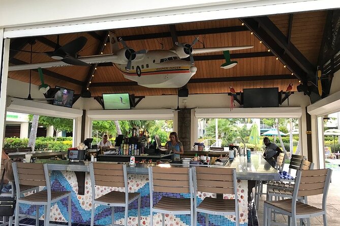 Paradise Taxi & Tours USVI-St. Thomas Airport Transfer to Wyndham Margaritaville - Cyril E. King Airport pickup: where to stand and what to expect