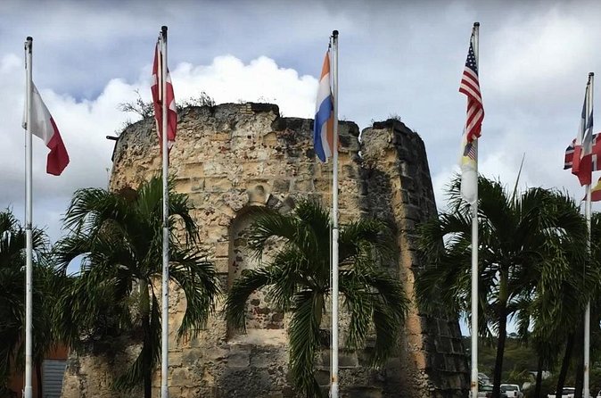 St Croix Island Tour - Christiansted Market: your hour to shop, snack, and wander