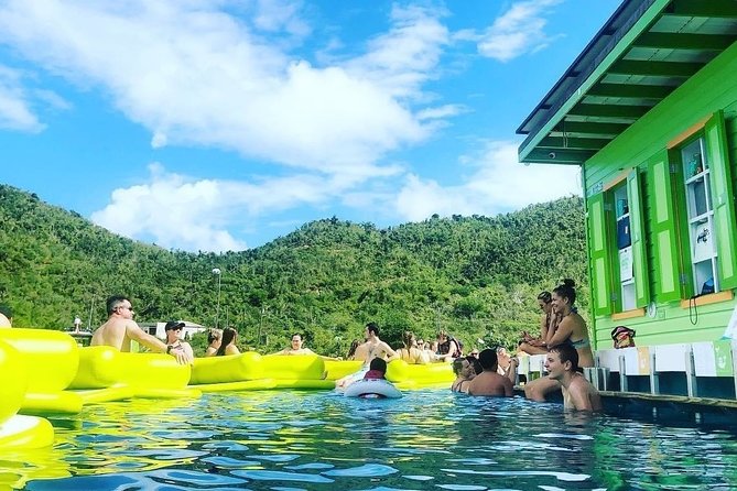 St. Thomas Lime Out Snorkel with Taco Bar Lunch & Swim-Up Bar - Ritz-Carlton - Lime Out Floating Taco Bar: What the Lunch Block Feels Like