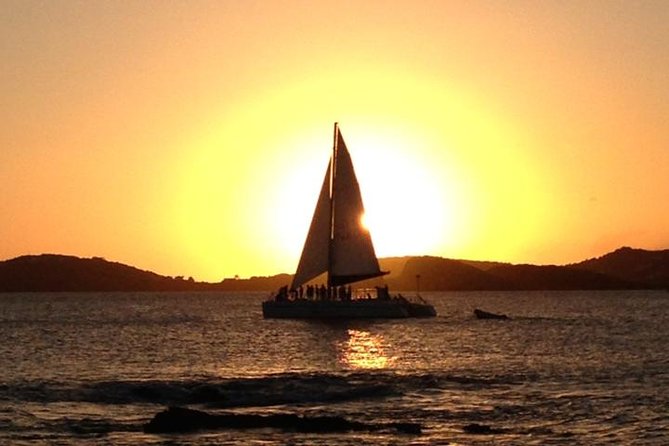 Sunset Sail with Cocktails and Appetizers - The crew and captain: what makes the evening feel easy